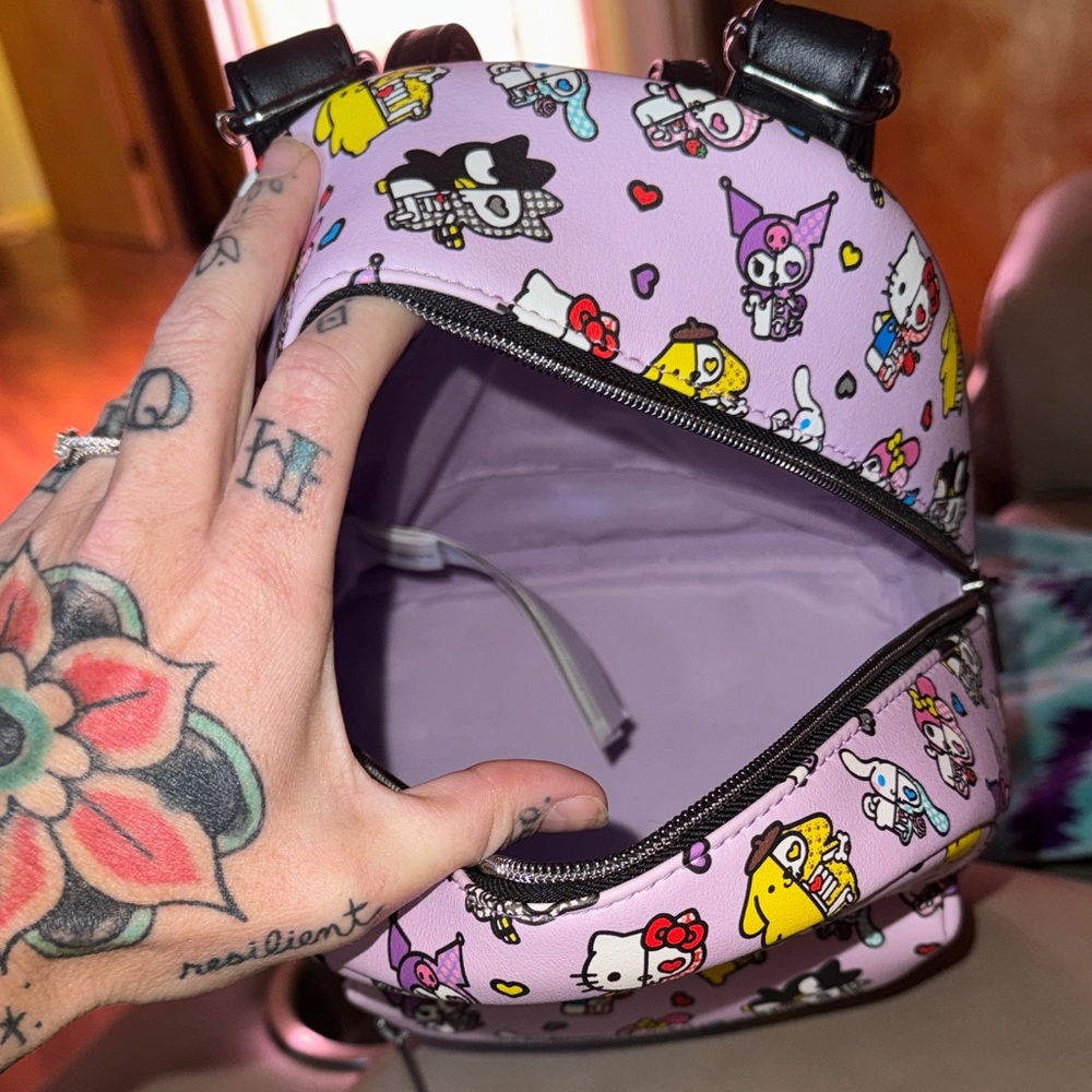 Hello Kitty and Friends Colorful Backpack - Picture 4 of 8